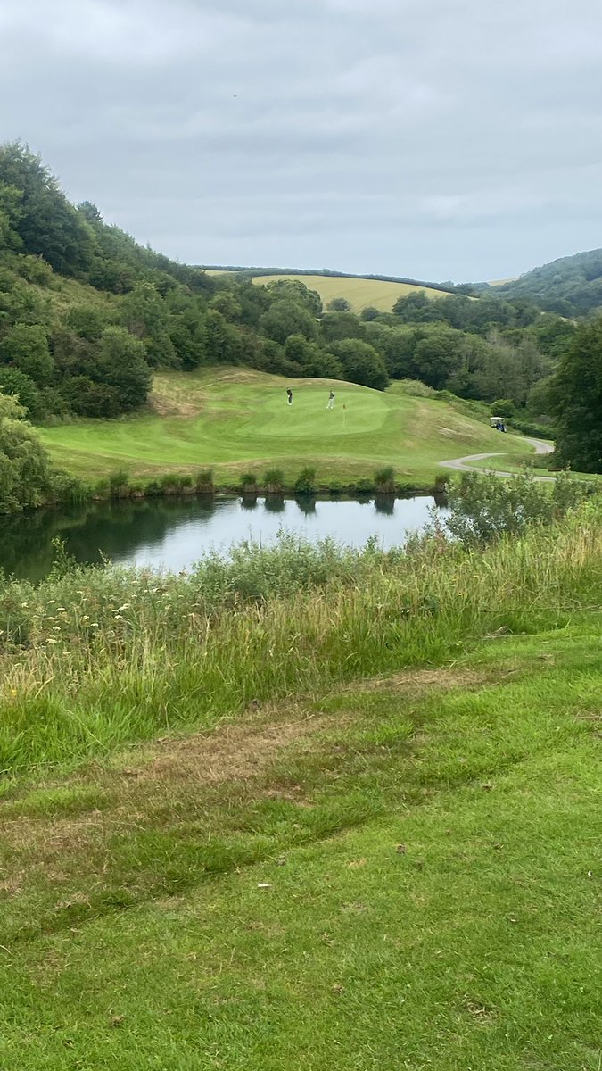 A fantastic golf tour this weekend with our yr 12 pupils. Taking in Teignmouth and Dartmouth golf courses, with yellow ball and scramble competitions, great fun had by all in the sun. ⛳️