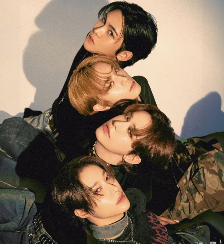hubboyslove's tweet photo. Quem é XLOV – o grupo que está mudando os padrões que conhecemos do K-POP? ✨ https://t.co/cnqe8yVrVU