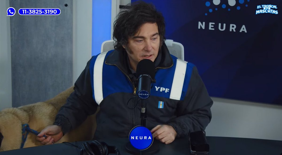 TommyShelby_30's tweet image. MILEI CAYÓ A NEURA CON UNO DE SUS HIJOS DE CUATRO PATAS PARA JUNTAR FONDOS PARA UN REFUGIO.