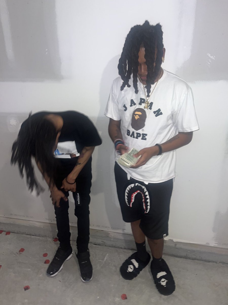 jayk38shawty's tweet photo. #gangway https://t.co/xq1DYksMbl