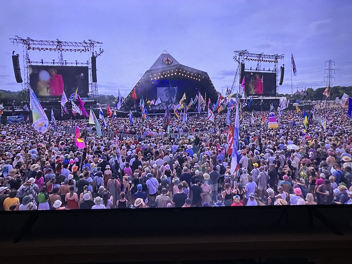 Glastonbury as it used to be…..Rod Stewart’s set and not a single Palestinian flag in sight and everyone enjoying themselves. No death chants or calls to wipe out the Israelis……looks like the left have packed up and gone home.
#Glastonbury2025
