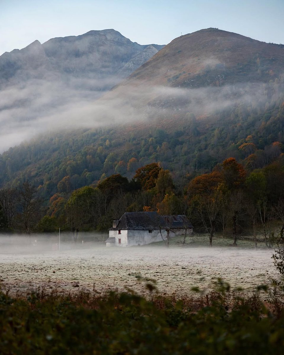 visualsofearth1's tweet photo. Pyrenees Mountains https://t.co/KmlO4lKMcc