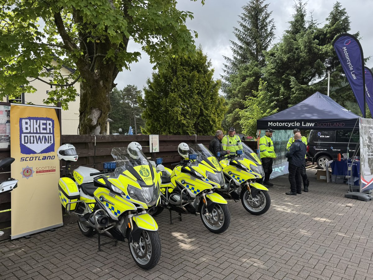 law_scotland's tweet image. Fantastic day at @TheGreenWelly yesterday. Great engagement with the motorcycle community, with lots of support for #TakeAnotherLook!

And check out that @PSOSRoads BMW M1000RR! 😲😍🏍️

#BecauseWeRideToo #TakeAnotherLook #MotorcyclingSolicitors
@BikerDownSFRS, @BMWMotorradUK