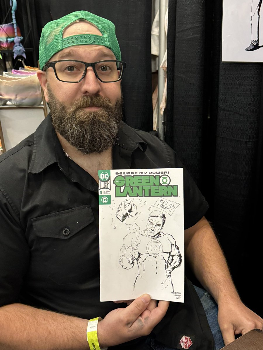 DrewDrewThis1's tweet image. Commission #2 of the weekend! Excited to do my first ever blank cover! Leslie Nielsen as the Green Lantern!

#crypticon #crypticonkc #comicartist #comictok #greenlantern #artisttok