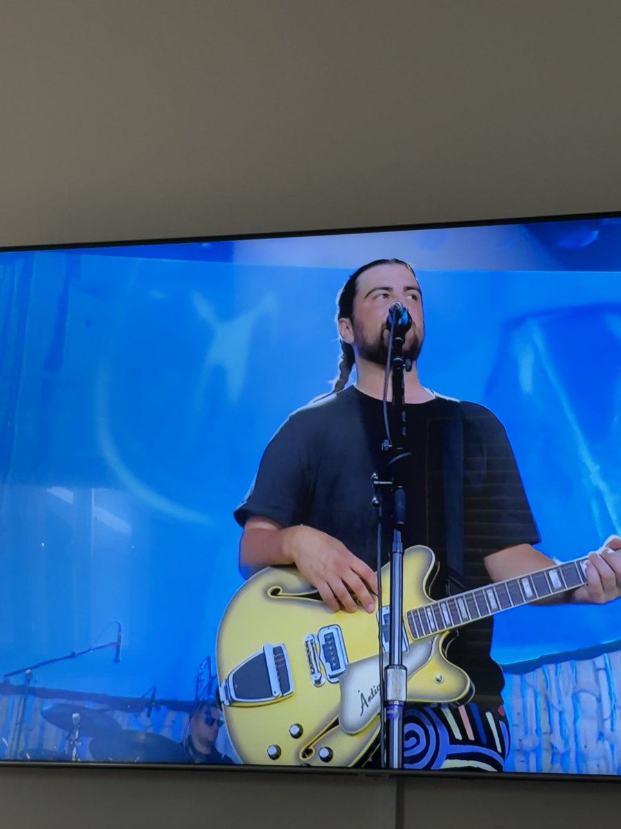 What better way to end Sunday than <a href="/NoahKahan/">Noah Kahan</a> at <a href="/glastonbury/">Glastonbury Festival</a> 🥰