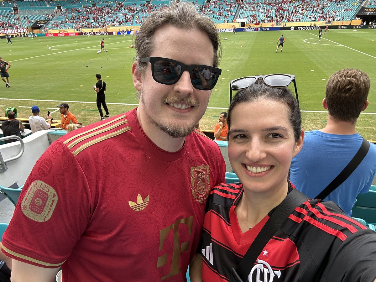 Zwë 🍟 (@zwebackhd) on Twitter photo VAI FC BAYERN!! 🔴 ⚪️ VAI FC BAYERN!! 🔴 ⚪️