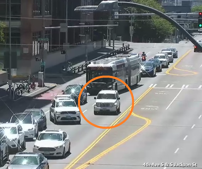 Xe khuyết tật trên South South của S Jackson St