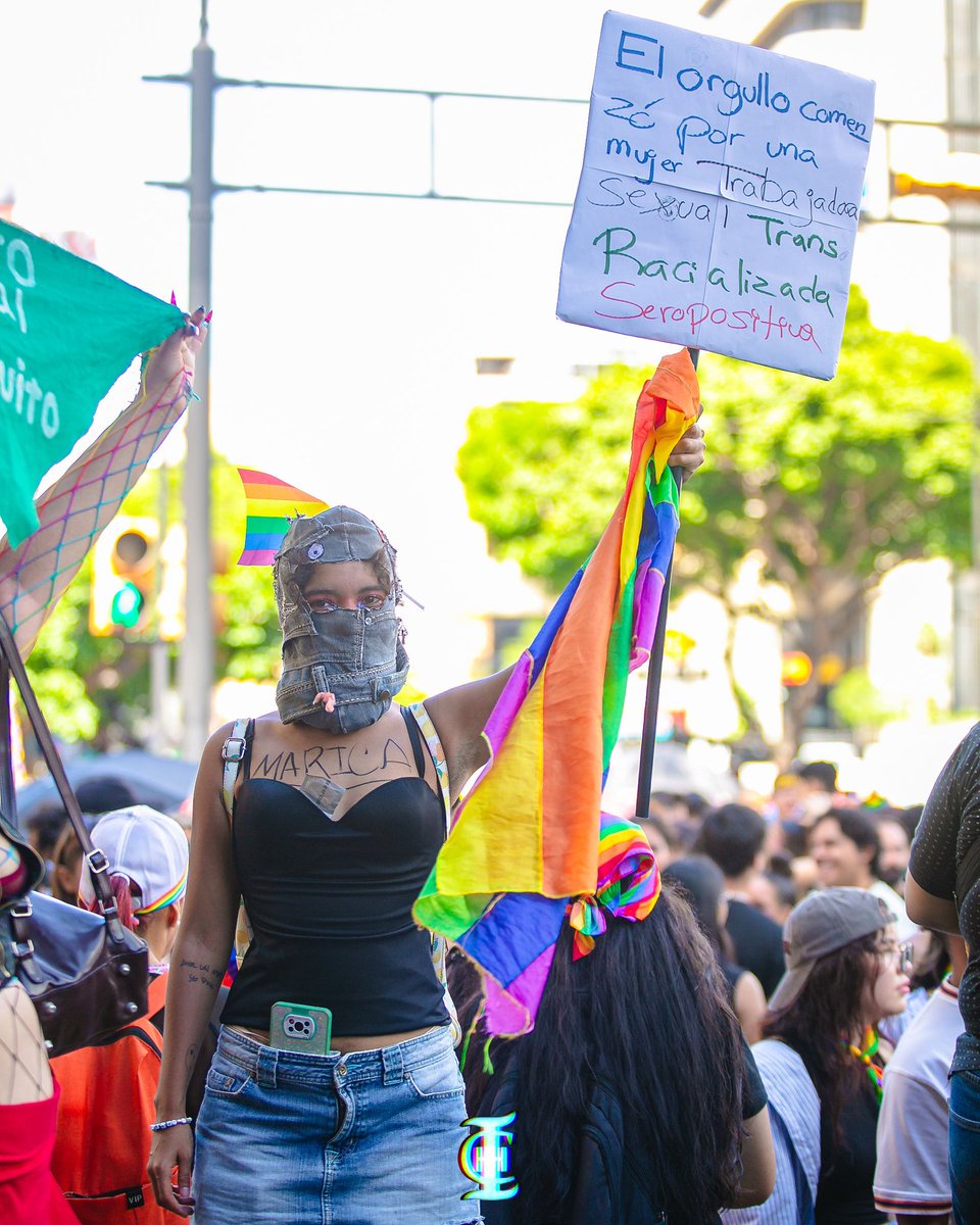 mujer pública💚 tweet media