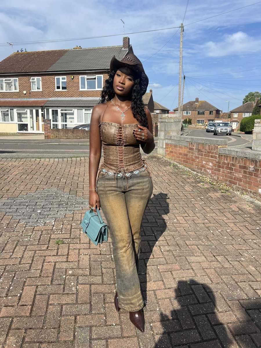 Itsmariatu's tweet photo. My Cowboy Carter fit ate btw x https://t.co/MksTvQrzmw