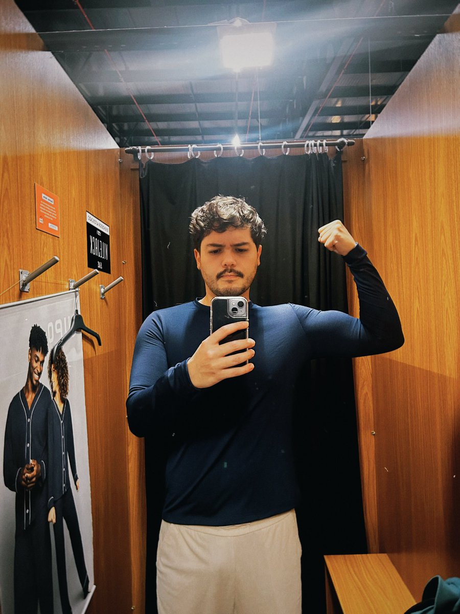 meio que o treino da academia está divando !!’ amando ver os resultados