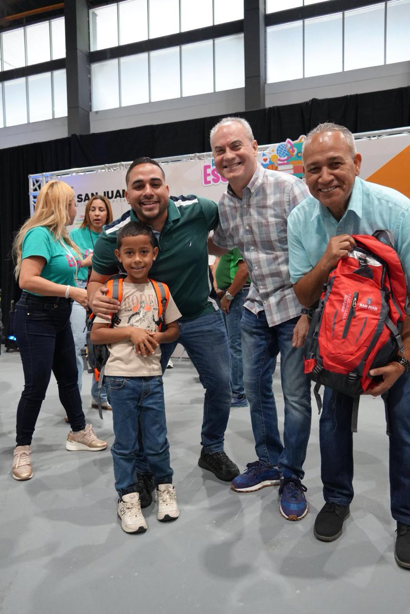JoseCheitoHernandez (@cheitosj3) on Twitter photo Junto a nuestro Alcalde <a href="/Miguel_Romero_/">Miguel Romero</a> y los compañeros legisladores de San Juan celebramos el evento “Ready para la escuela” donde miles de niños recibieron sus materiales para comenzar el nuevo año escolar. Junto a nuestro Alcalde <a href="/Miguel_Romero_/">Miguel Romero</a> y los compañeros legisladores de San Juan celebramos el evento “Ready para la escuela” donde miles de niños recibieron sus materiales para comenzar el nuevo año escolar.