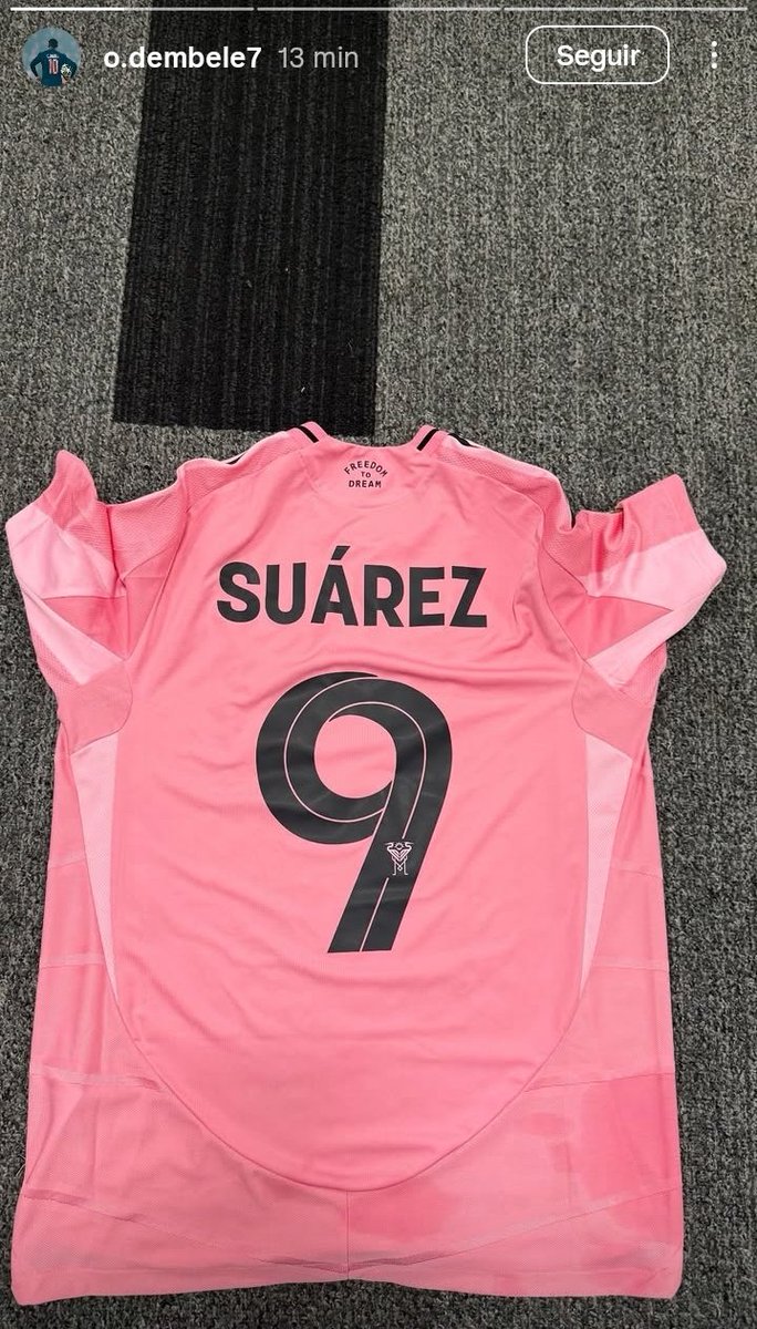 Joaconel's tweet photo. JAJAJAJA DEMBÉLÉ SE LLEVA TODA LA ROPA POSIBLE. 😭😭 https://t.co/X37TbYDZYt
