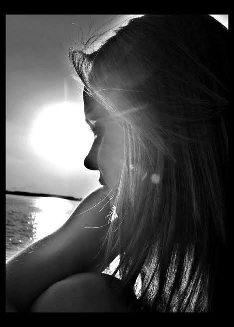 Seyri_Galata's tweet image. &quot;Hayatta #mutluluk diye bir şey #yok.İnsanların #yeryüzünde ne yaptıklarını #soruyorum kendime.Her yerde yalnızca #haksızlıklar…&quot;

&quot;Kendi kendime #soruyorum, nerede #kırıldı benim #hayatım? Nerede kendim olmaktan çıktım?&quot;

Güzel olsun GECENİZ. 🌙☕️

#İyiGeceler
#Seyr_iGalata