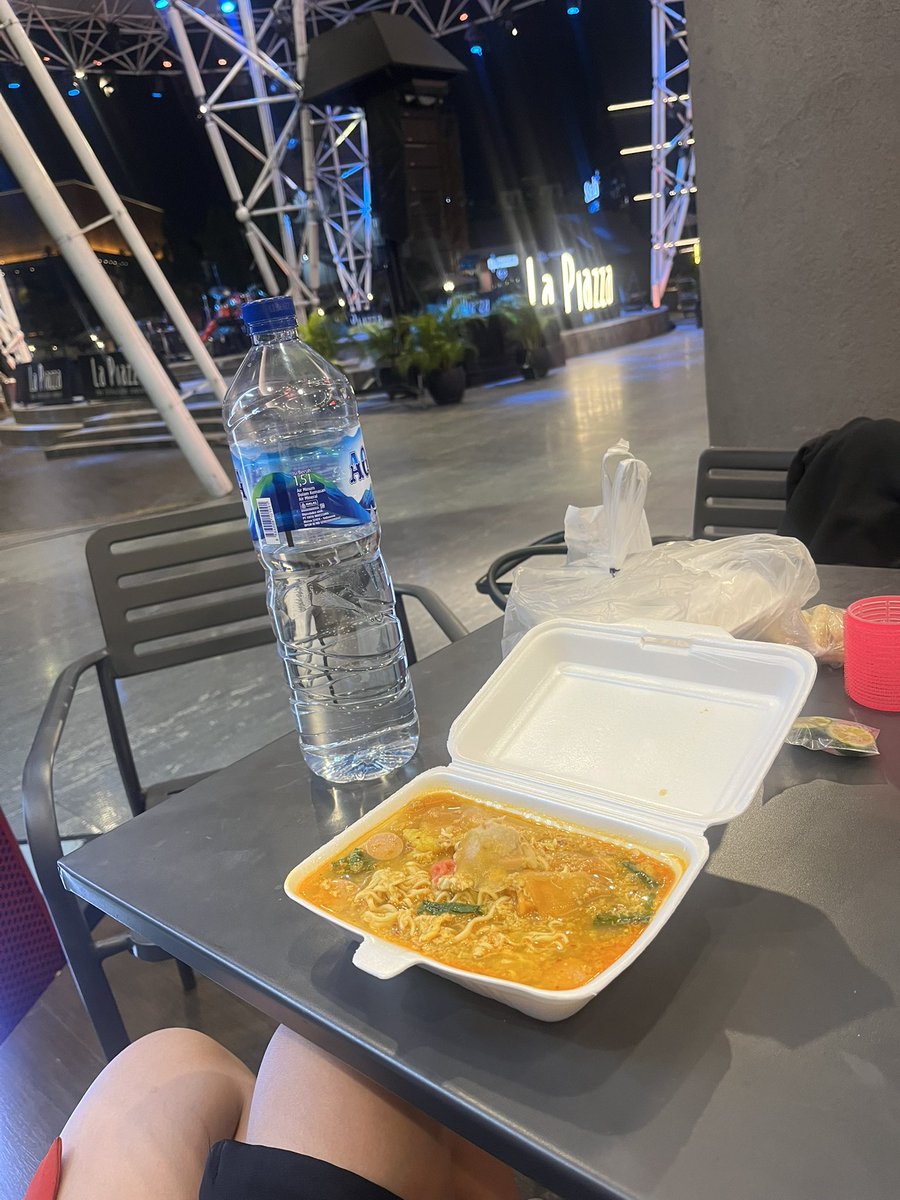 aytuone's tweet photo. food &amp; food https://t.co/CioAtKp16D