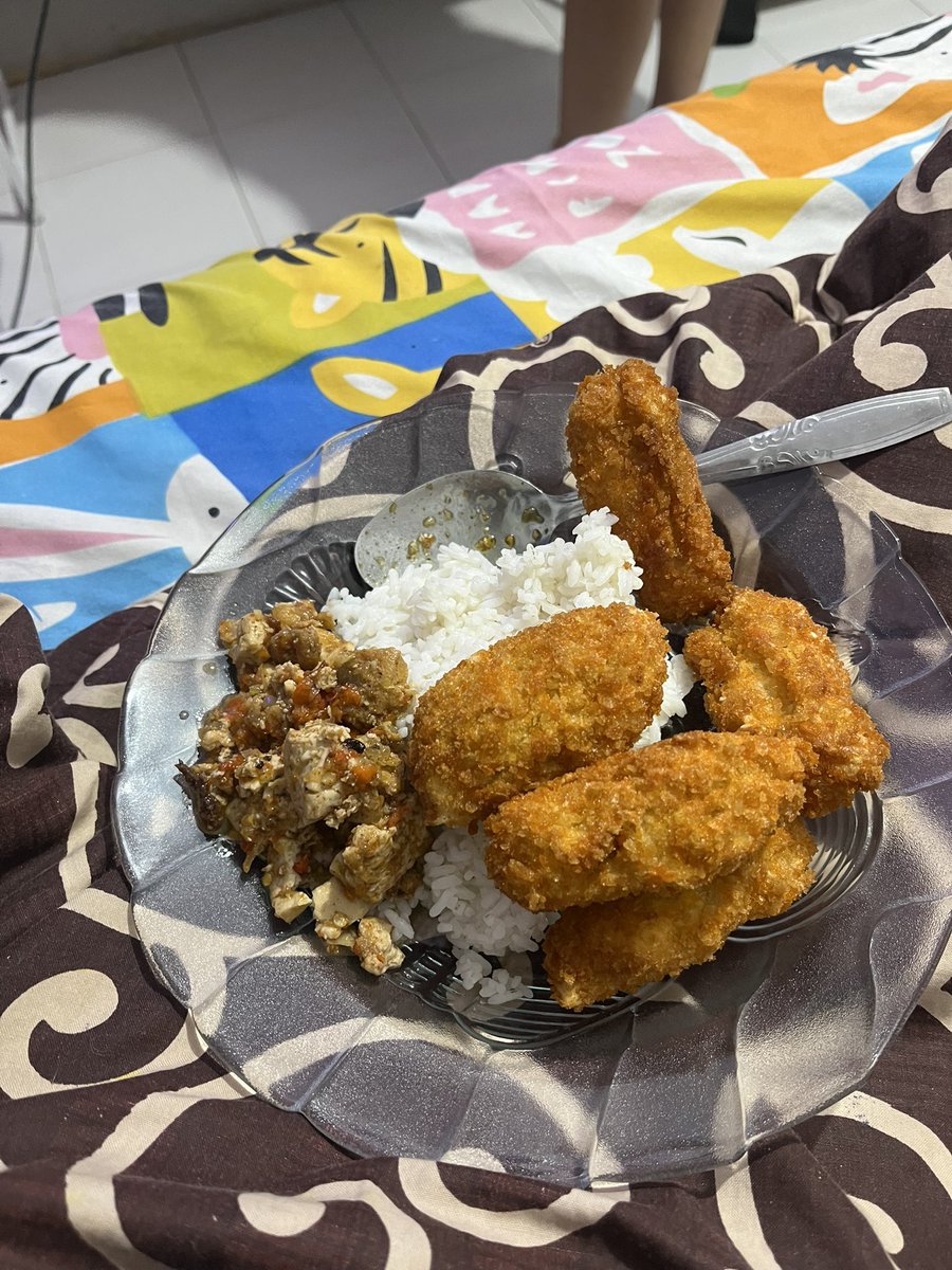 aytuone's tweet photo. food &amp; food https://t.co/CioAtKp16D