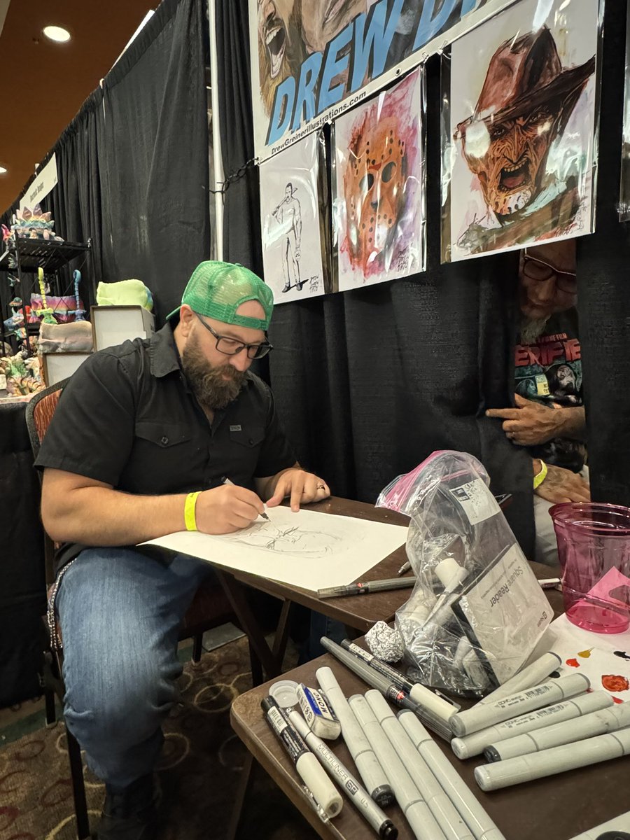 DrewDrewThis1's tweet image. It’s been a fun weekend working on commissions and quick sketches for some of the celebs here at Crypticon! Check out this @choptopmoseley I whipped up real quick this afternoon!

#crypticon #comicartist #horrorcon #billmoseley #illustration @crypticonkc