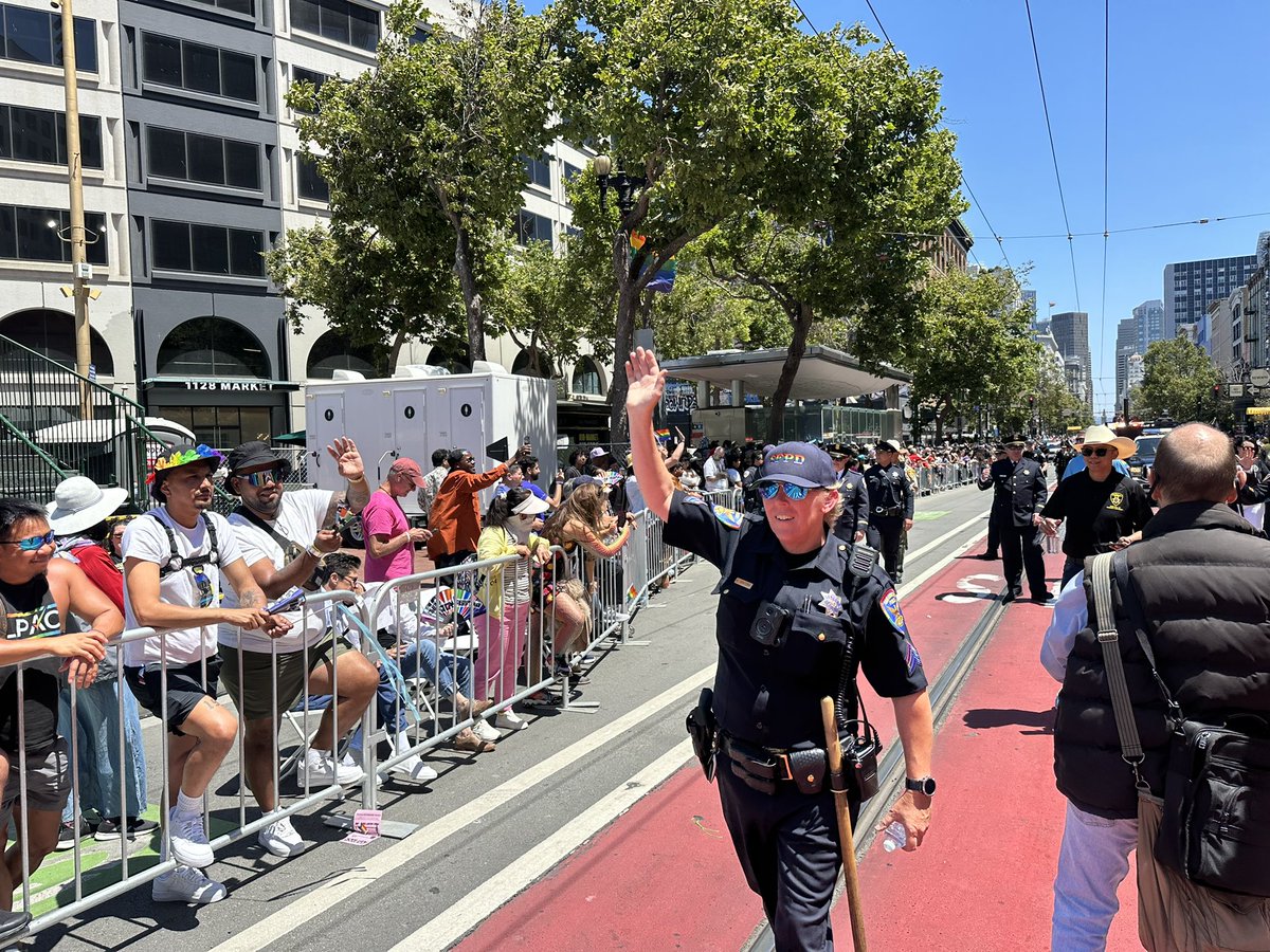 Police Cheering Thank you to everyone for cheering on our officers during this year’s # ...