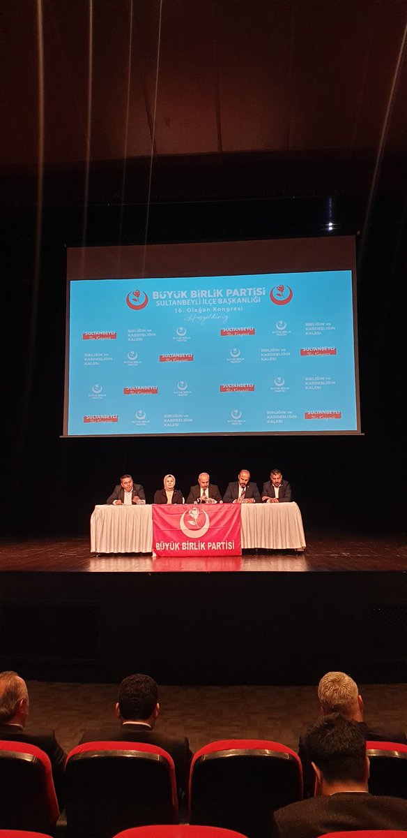 bbpistanbulil's tweet photo. Bugün büyük bir coşku ile Sultanbeyli ilçe kongremizi gerçekleştirdik tekrardan güven tazeleyen ilçe başkanımız sayın Murat KÜÇÜKMOTOR başkanımıza yönetimine başarılar diliyorum.

#bizbiraileyiz 

@Mustafa_Destici
@yasarsayan @selimsimsekbbp 
@gokhanilgar @dilekkskn14
@hlysncn https://t.co/WDUyXRDuU3