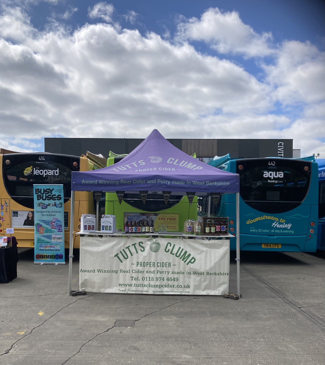 tuttsclumpcider's tweet image. A very good day today at @reading_buses open day - but oh so hot 🥵 #propercider
