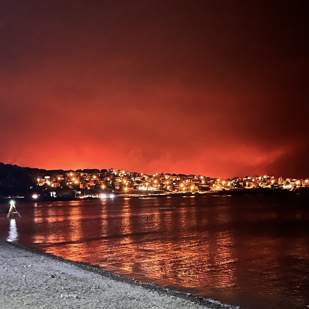 Yangın Geceyi Aydınlatıyor 😞 #izmiryanıyor