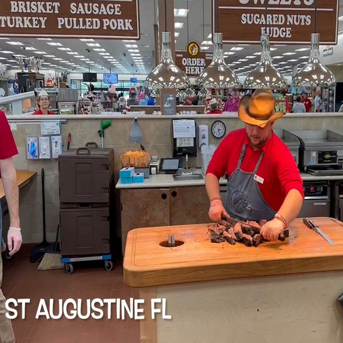 ucfoodietv's tweet photo. Your Road Trip Must-Stop down South. Bucees!!! https://t.co/X9vTTmHlky #Bucees #roadtrip #Food #Travel #Booze #Foodie #UndercoverJetsetter #JohnDaly #SusanAnzalone #TravelLikeALocal #iPhone #offbeatenpath #Vacation #stayathome #EasyRecipes #jetsettheworld #jetsetathome https://t.co/EEXEIpKQWa