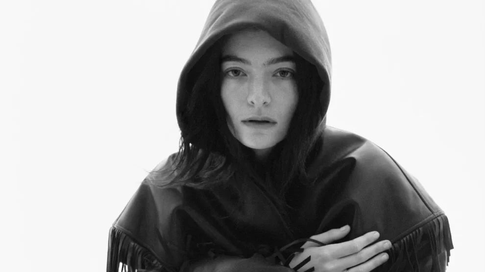 Virgin marks a significant shift in Lorde's musical style and thematic focus, and it explores themes of self-discovery, gender identity, and intimacy. Read more: euphoriazine.com/blog/2025/06/m…