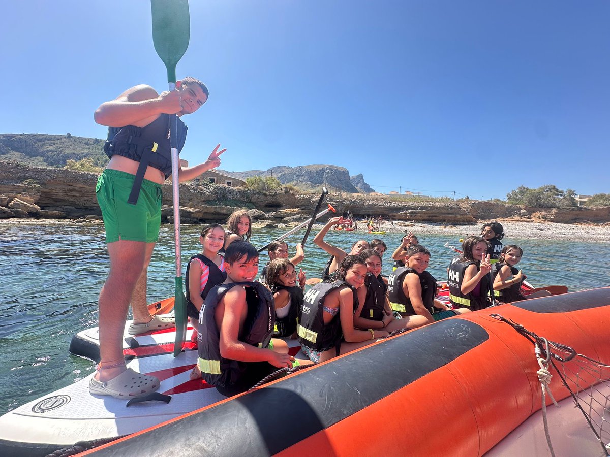Esports del Consell de Mallorca (@esportsconsell) on Twitter photo 👧 La primera setmana d'#Acampaesport ha volat! 👦
🛶 Esport i convivència amb el <a href="/ConselldeMca/">Consell de Mallorca</a>.
GRÀCIES A infants, joves i monitors!! 💚 Hem "estrenat" l'estiu! 🌞🌊 👧 La primera setmana d'#Acampaesport ha volat! 👦
🛶 Esport i convivència amb el <a href="/ConselldeMca/">Consell de Mallorca</a>.
GRÀCIES A infants, joves i monitors!! 💚 Hem "estrenat" l'estiu! 🌞🌊