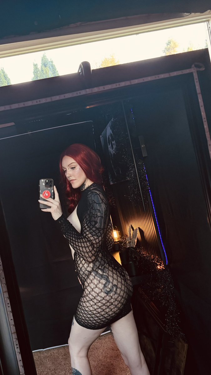 Are you on my onlyfans? You’re gonna want to see the rest of this outfit 😇