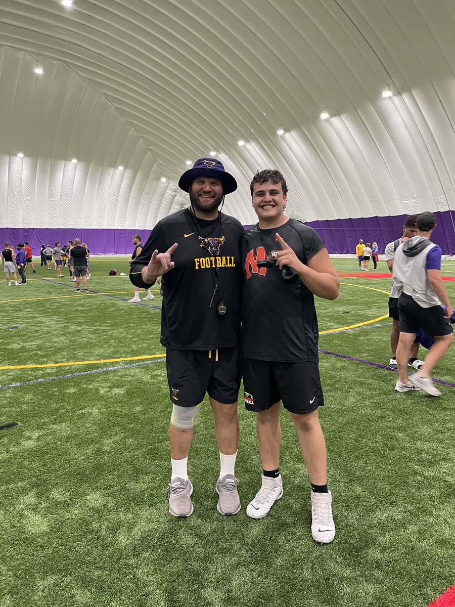 Dante_Mordan's tweet image. Thank you @CoachHartig for the invite to @MinnStFootball camp! Had a great day being coached by @CoachHenning75 and the rest of the coaching staff! 🤘🏽😈#HornsUp #RollHerd
@Minooka_Indians @RecruitTheNook @MinookaStrength @Nook_Bloodline @CoachKunz59…