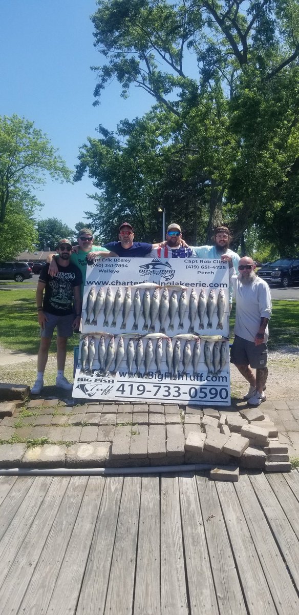 MarkAllenWilso5's tweet image. Killed the walleye today. Absolutely hands down the best charter I've ever bn on. We was done by 10:30. If ur in Ohio at Lake Erie look this guy up.