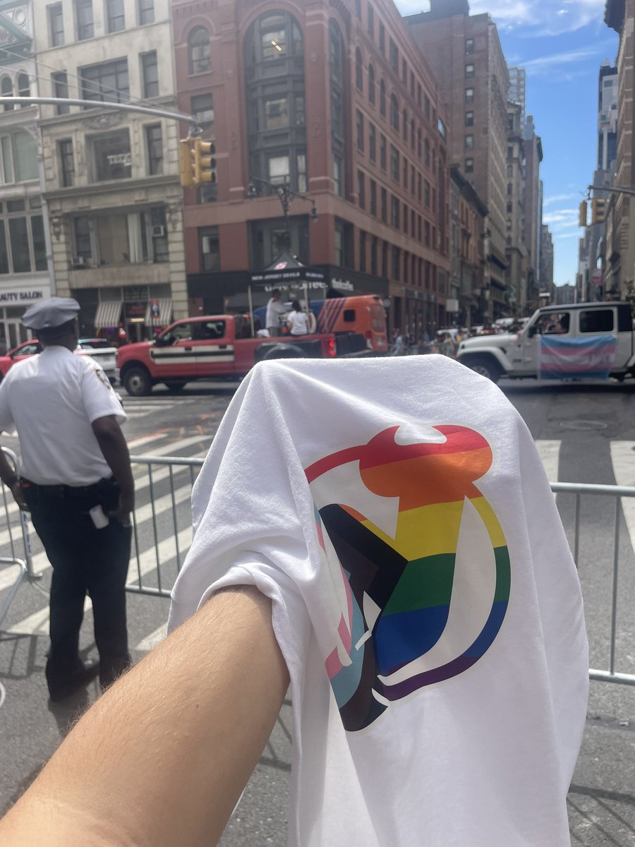 devsarmy95's tweet image. JUST CAUGHT A SHIRT FROM TJ THE DJ AT PRIDE

IF YOU’RE A HOMOPHOBE AND/OR TRANSPHOBE PLEASE UNFOLLOW OR SUPPORT ANOTHER TEAM