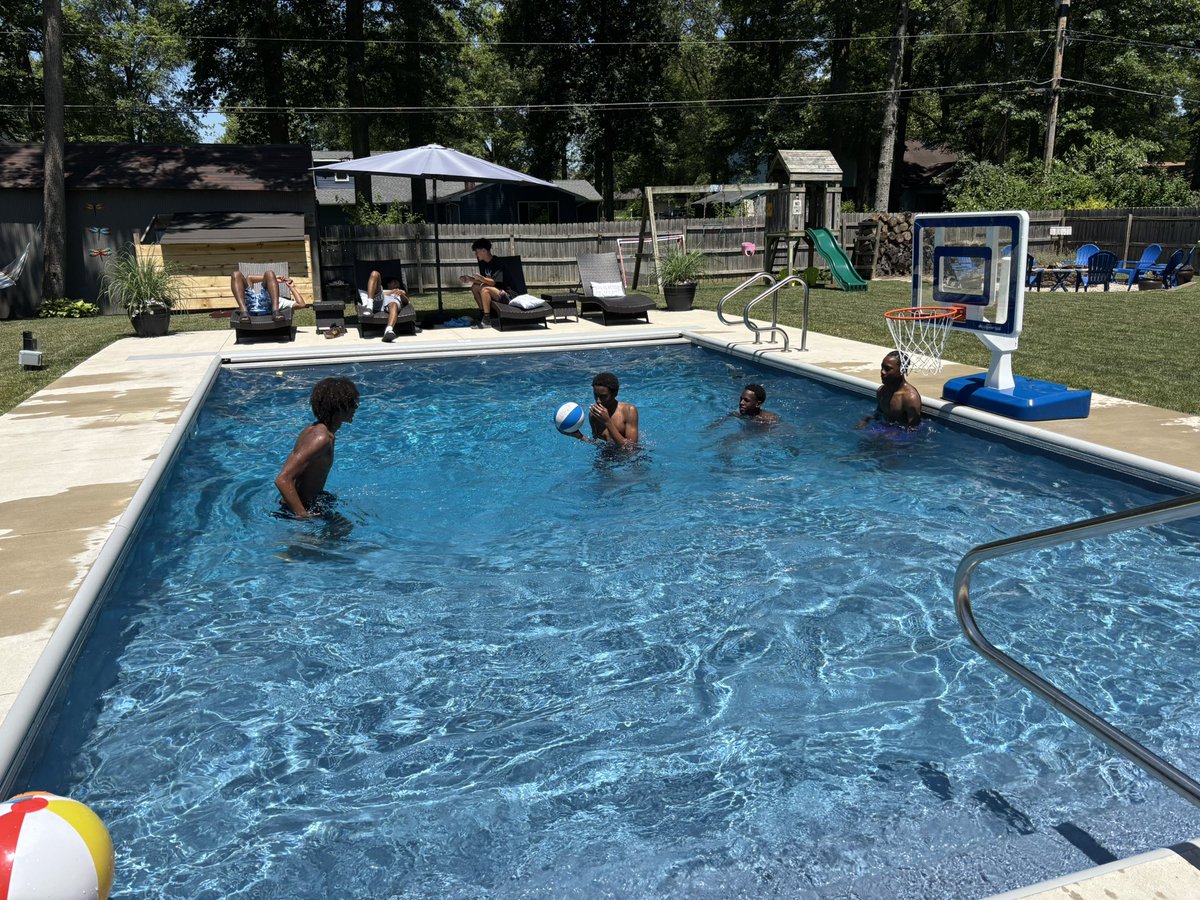 Awesome finish to June! 

Team pool party with coaches, players, and families!

We’re thankful to the Wilsons for hosting us!