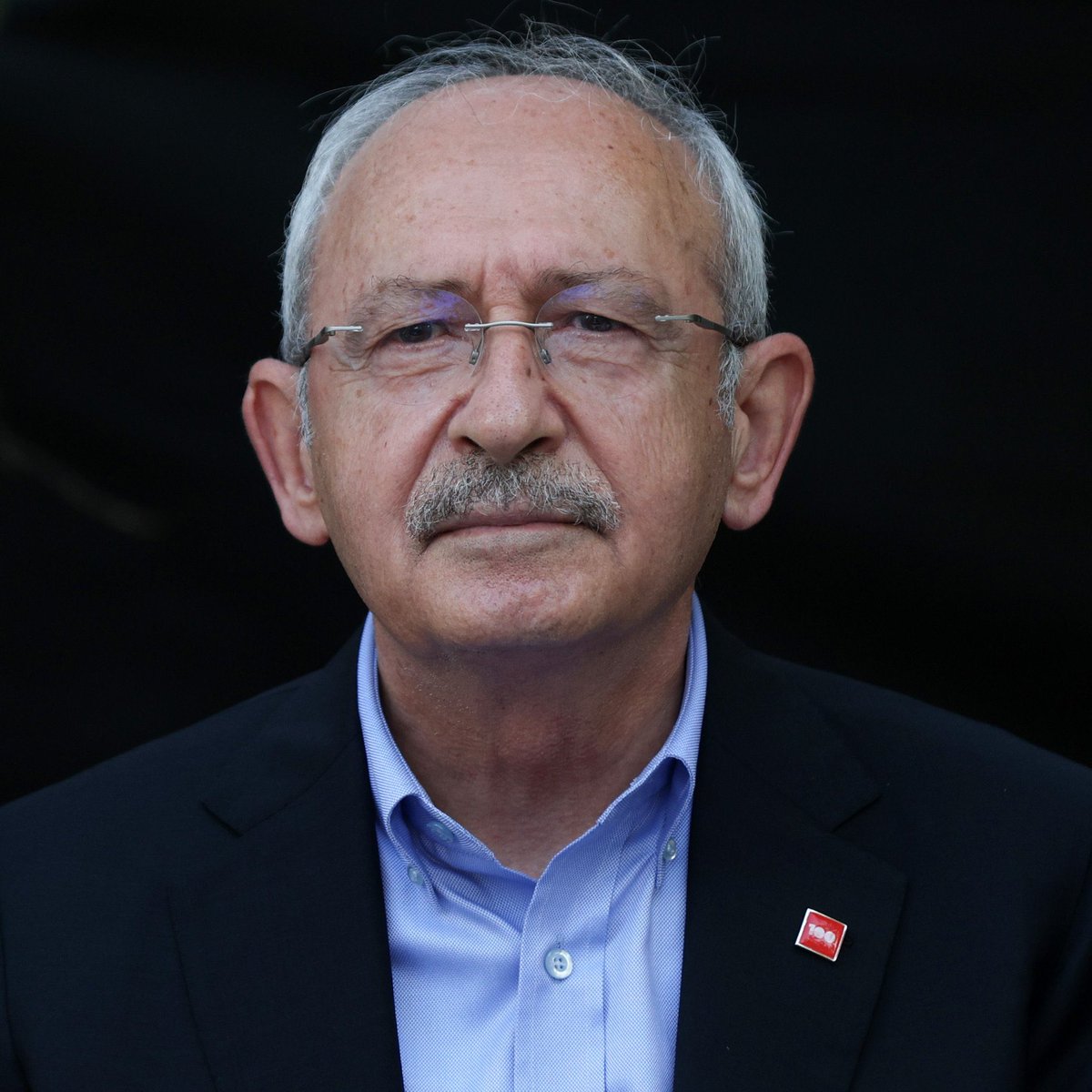 Tayyip Erdoğan’dan sonra en iyi AKP’lidir Kemal Kılıçdaroğlu. 
Koşar adım zafere giden CHP’nin içindeki truva atıdır. 
Bu kişiliksiz kişi ve avanesinin, derhal, amasız, fakatsız partiden ihraç edilmesi gerekir! 
Kılıçdaroğlu’nun ihracı köprüden önce son çıkıştır!
