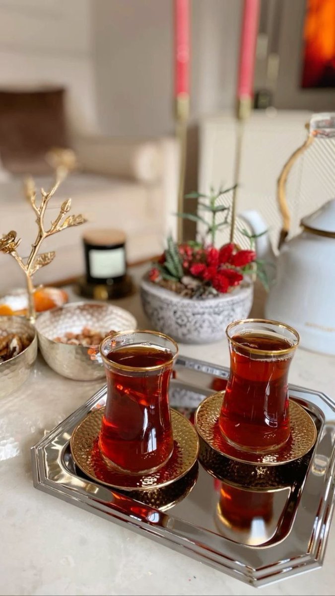 doodi_zz's tweet photo. "يا ساكِنًا لُبَّ الفُؤادِ ونبضِهِ
قُل لي بربكَ كيف أنتَ 
ملَكتَني"♥️ https://t.co/tKKbk7bz4K
