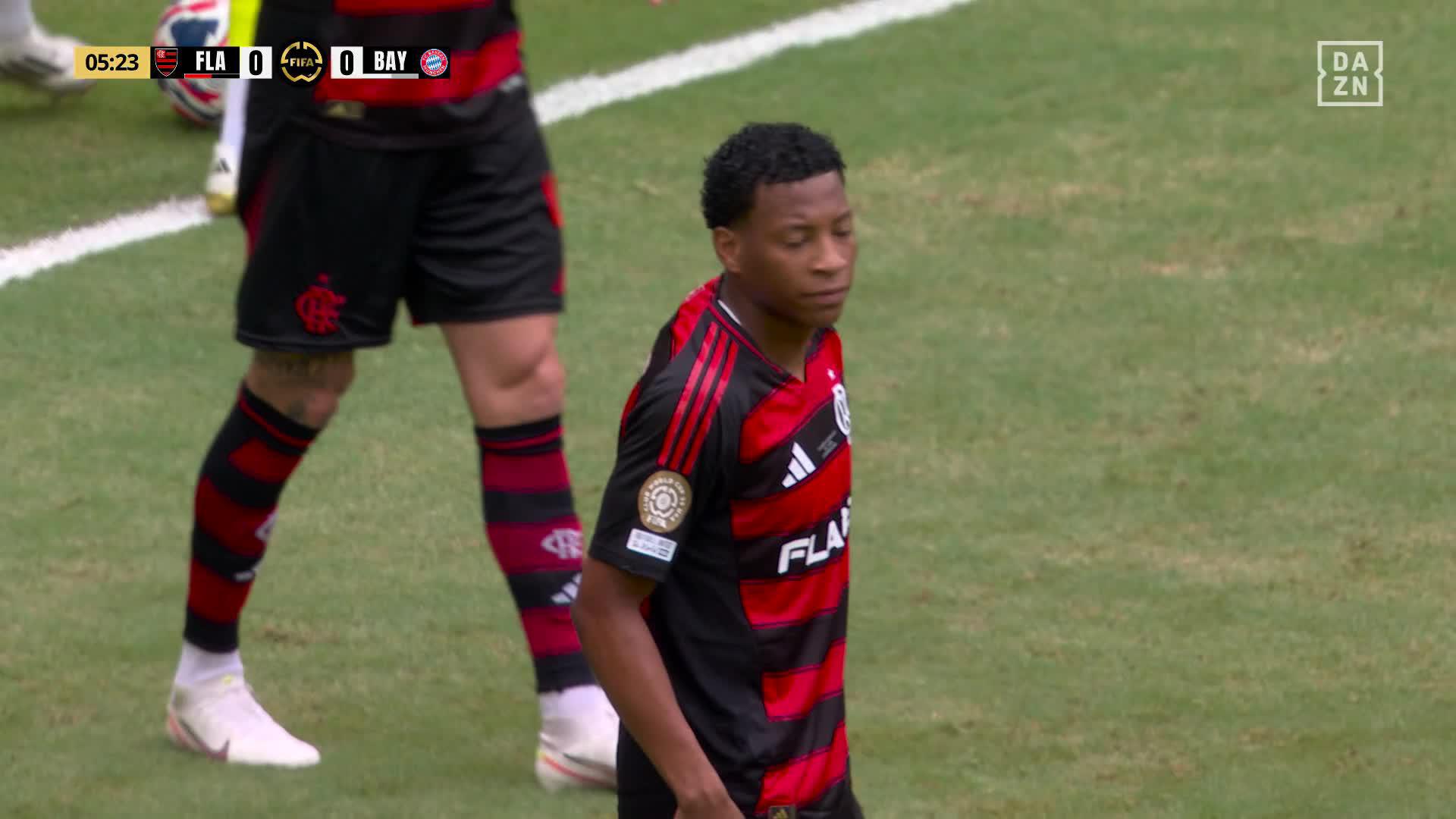  Pulgar (OG)😬 Own goal!Pulgar’s attempted clearance on a corner ends up in the back of Flamengo’s net.@FCBayern is up 0-1Watch the @FIFACWC false June 14 - July 13 false Every Game false Free false  false #FIFACWC #TakeItToTheWorld #FLABAY