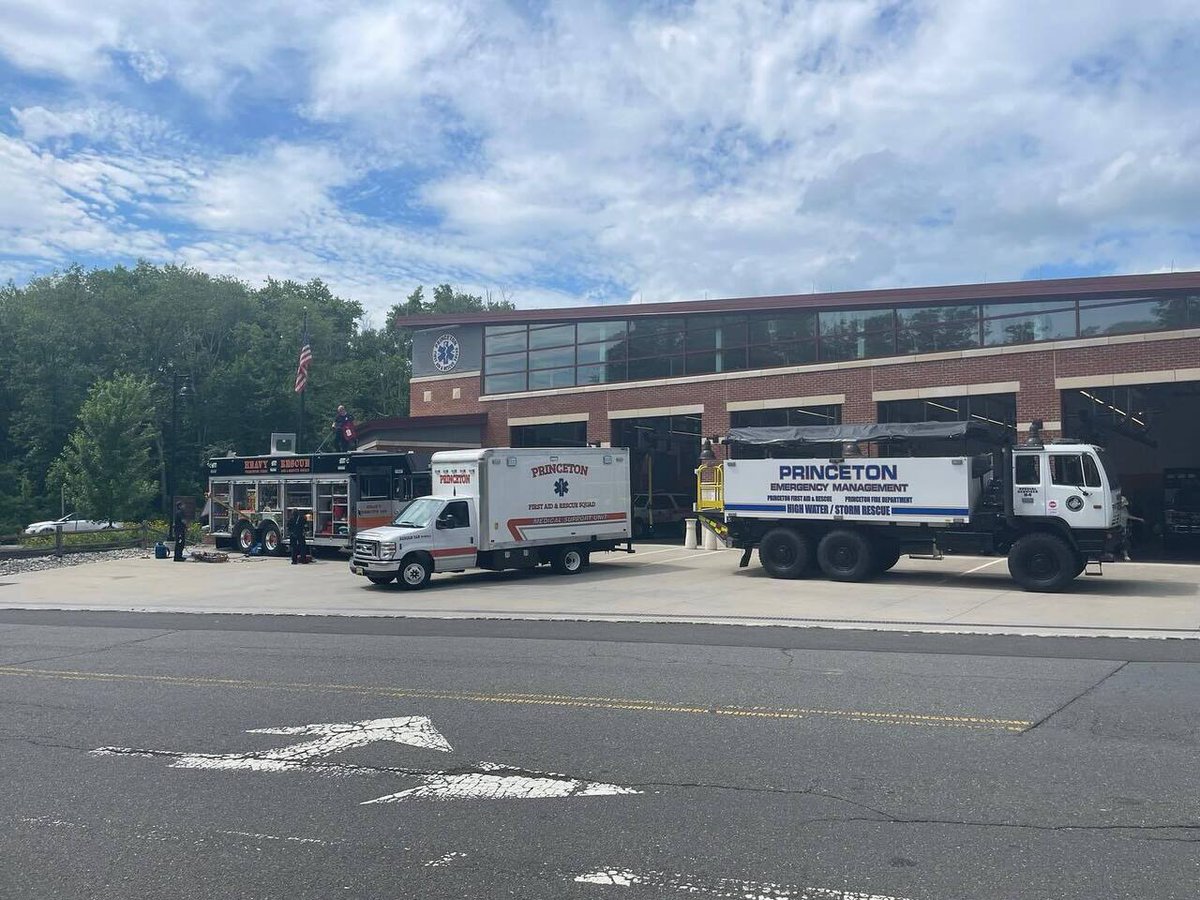 MayorMarkFreda's tweet image. Thank you to everyone that attended Princeton First Aid & Rescue Squad’s Open House this afternoon! Thank you Bent Spoon for the delicious ice cream!!!! A great time. Excellent opportunity for the public to tour the nonprofit’s building and see the vehi… instagr.am/p/DLf1fLrRkQ7/