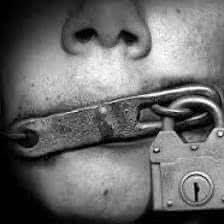 🍃 أَحْتَفِظ بِرَأْيِكَ أَوْ تَنَاوَلَهُ قَبْلَ أَْنْ يَبْرُد … فَلَا أحَد يَسْتَطِيبُ الْقَاذُورَات.

بقلمي