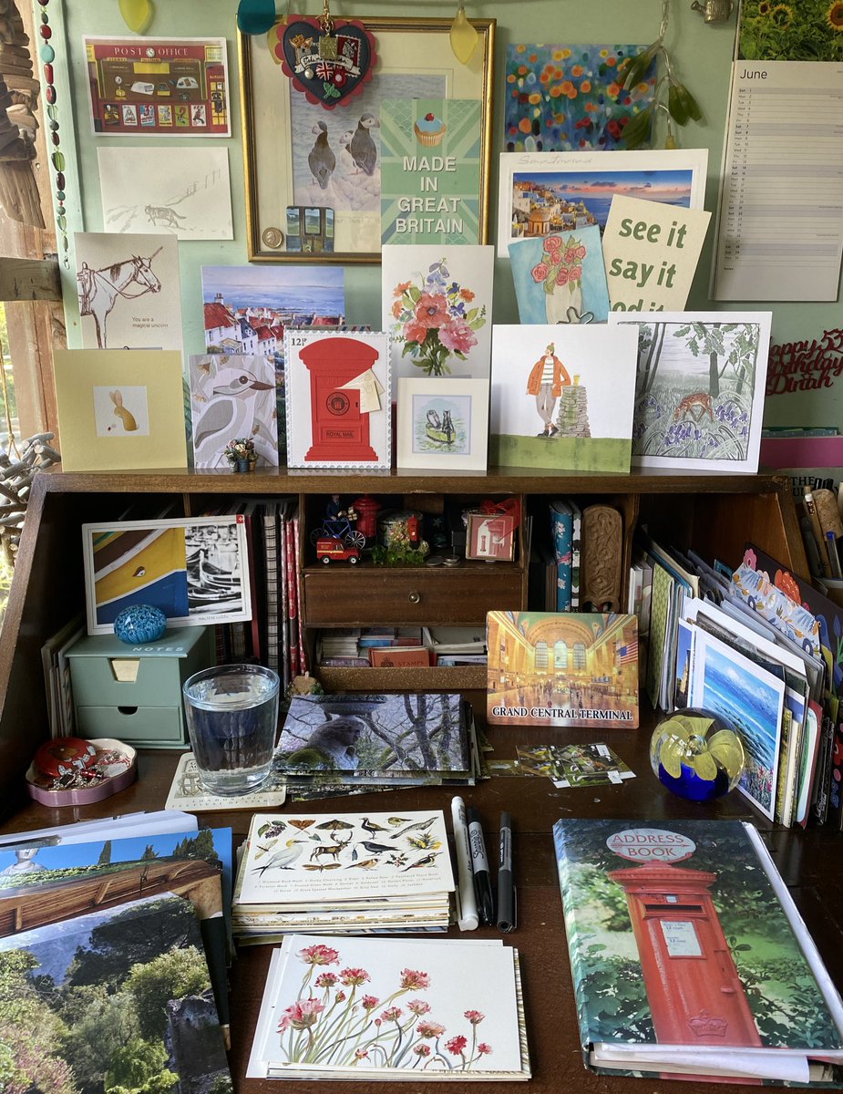 letterappsoc's tweet photo. Itโs always a wrench to eventually take down all the lovely birthday cards but thankfully there were some other lovely cards waiting in the wings including one of those clever changing picture postcards. Thanks everso for always making such a delightful #DeskGallery! ๐ฅฐ๐๐ผ๏ธ https://t.co/oVxBaKUjUG