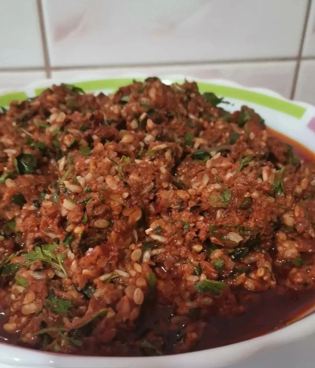 Yarın için hazırlığı devam 🍃
Emek varsa,bereket eksik olmaz.

İç harcın güzelliği 😍
Etli yaprak sarma