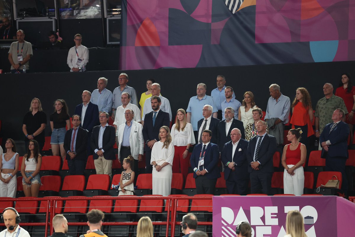 🏀 Les Belgian Cats remportent le Championnat d'Europe de basket-ball pour la deuxième fois consécutive !
👏 Un grand bravo à la meilleure équipe féminine d'Europe ! 
🥳 La Princesse Eléonore était présente ce soir pour les soutenir lors de la finale au Pirée. 🇧🇪