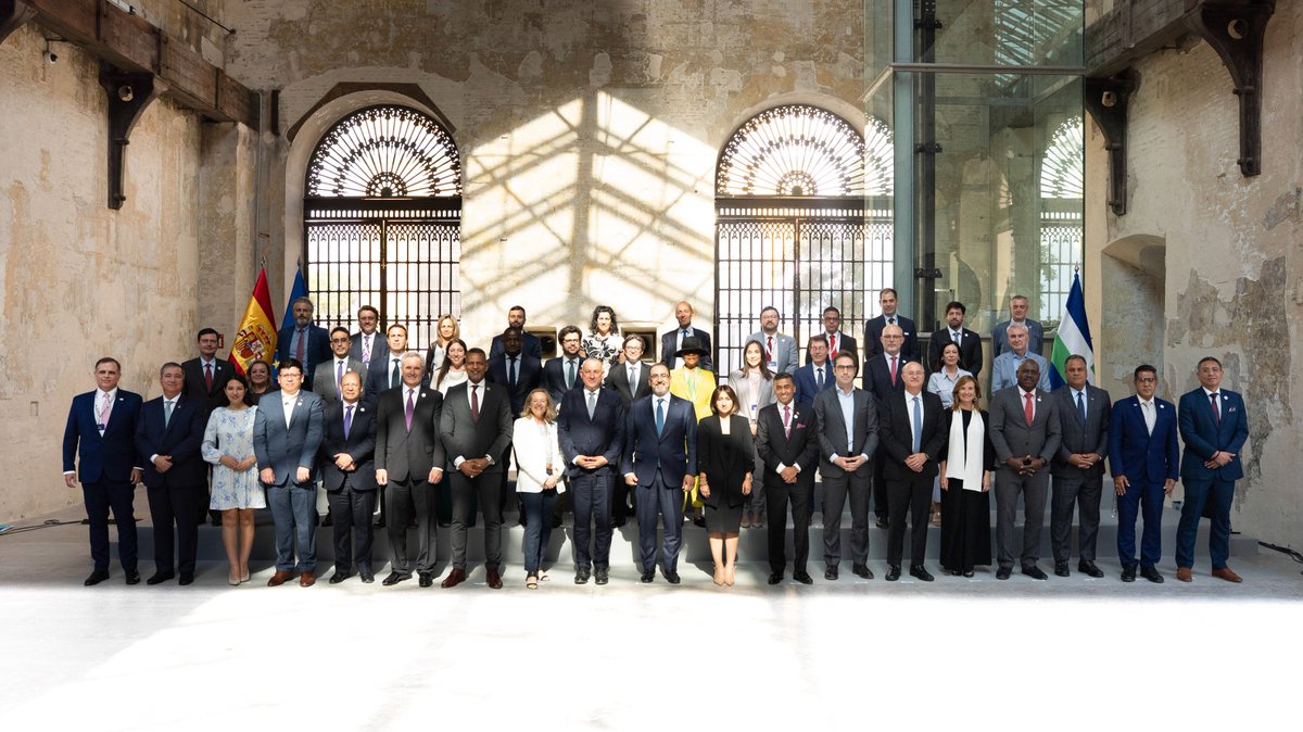 CAF (@agendacaf) on Twitter photo Organizamos junto a la <a href="/EU_Commission/">European Commission</a> y <a href="/el_BID/">Banco Interamericano de Desarrollo</a> el encuentro Rumbo a la Cumbre UE-CELAC, presidido por la canciller de Colombia, <a href="/laurisarabia/">Laura Sarabia</a>. El objetivo fue preparar la IV Cumbre birregional que se celebrará en Santa Martaen noviembre y dar seguimiento a los avances del Global Organizamos junto a la <a href="/EU_Commission/">European Commission</a> y <a href="/el_BID/">Banco Interamericano de Desarrollo</a> el encuentro Rumbo a la Cumbre UE-CELAC, presidido por la canciller de Colombia, <a href="/laurisarabia/">Laura Sarabia</a>. El objetivo fue preparar la IV Cumbre birregional que se celebrará en Santa Martaen noviembre y dar seguimiento a los avances del Global