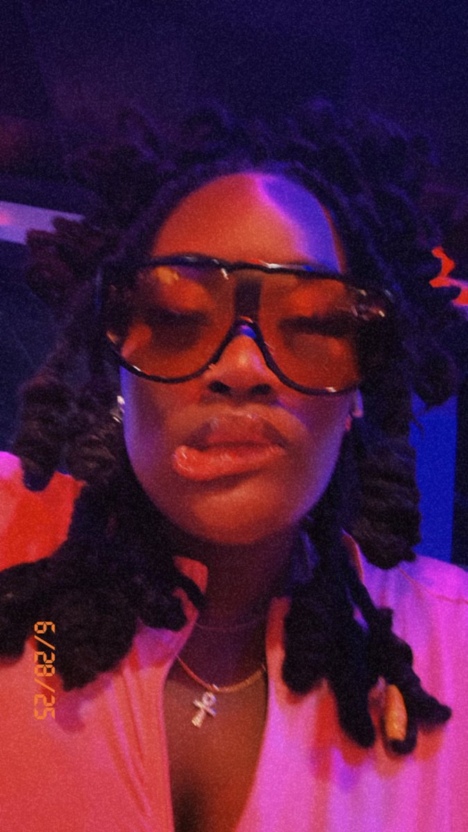 Jas_Terrell's tweet photo. Just here to update my, “this her” selection. Thread 🤧 https://t.co/6UdwzPZNmw