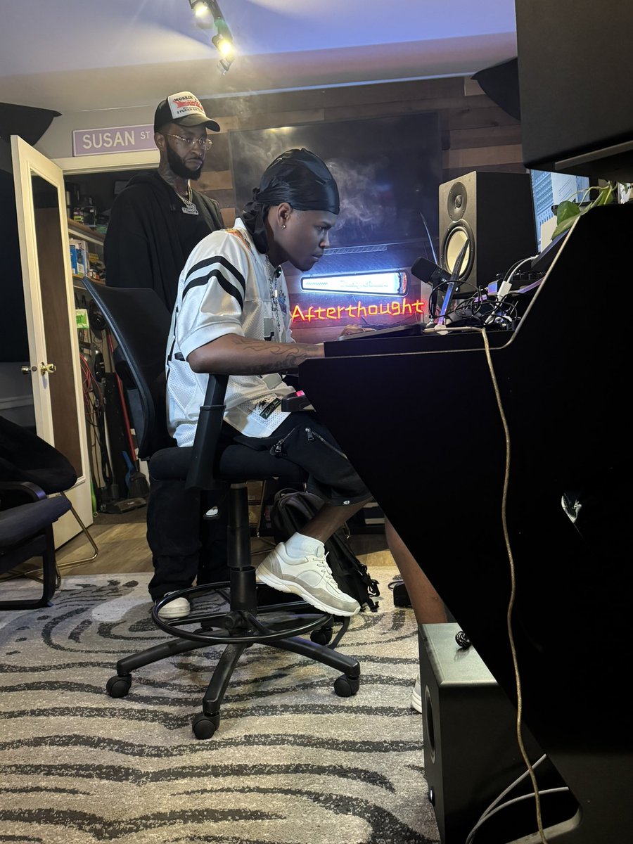 Worked w my goat for the weekend, life straight <a href="/Sledgren/">Sledgren</a> 🦅