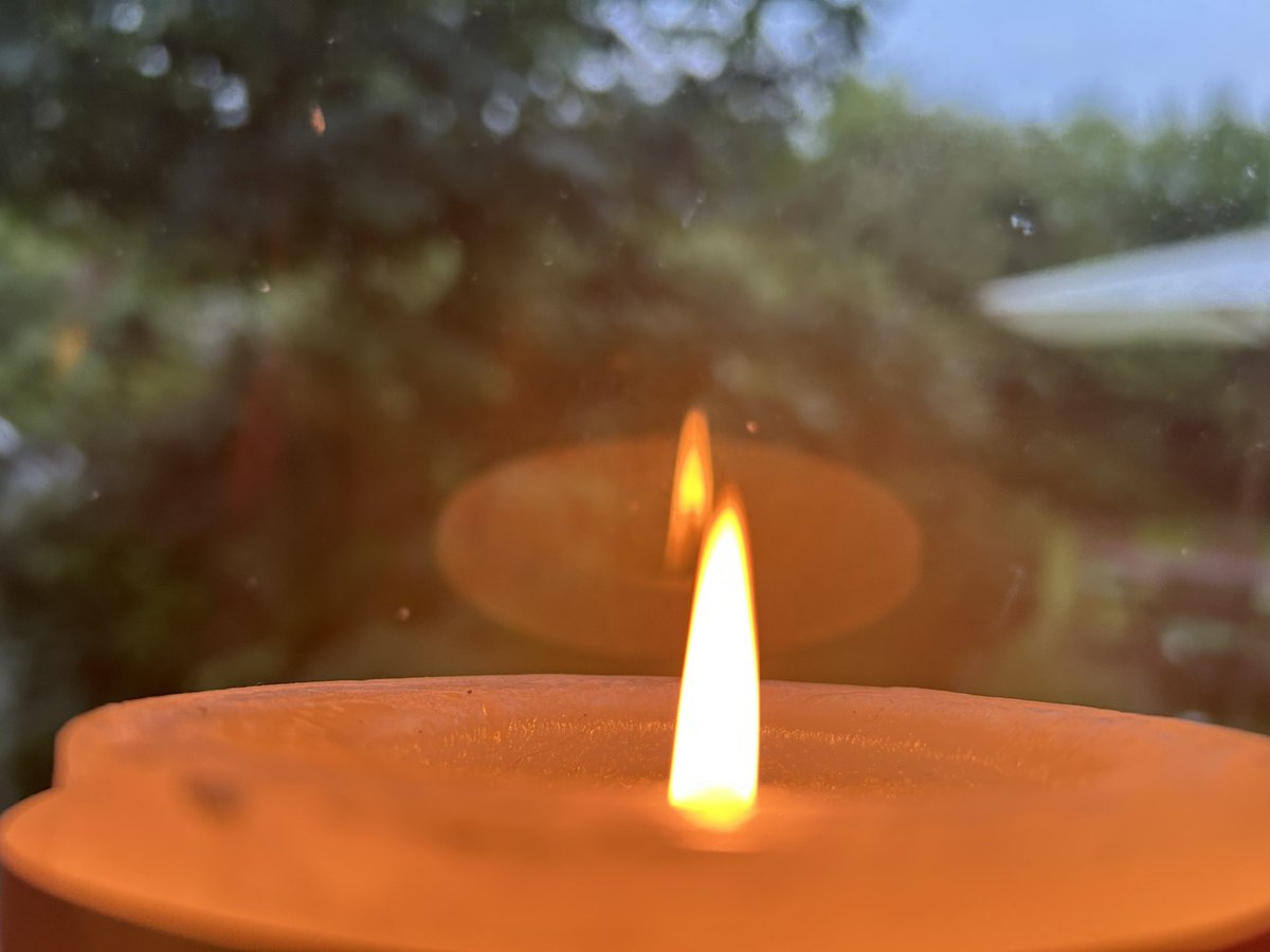 Hello, happy Summer #candleinthehope  #candleinthewindow 🙏🙏