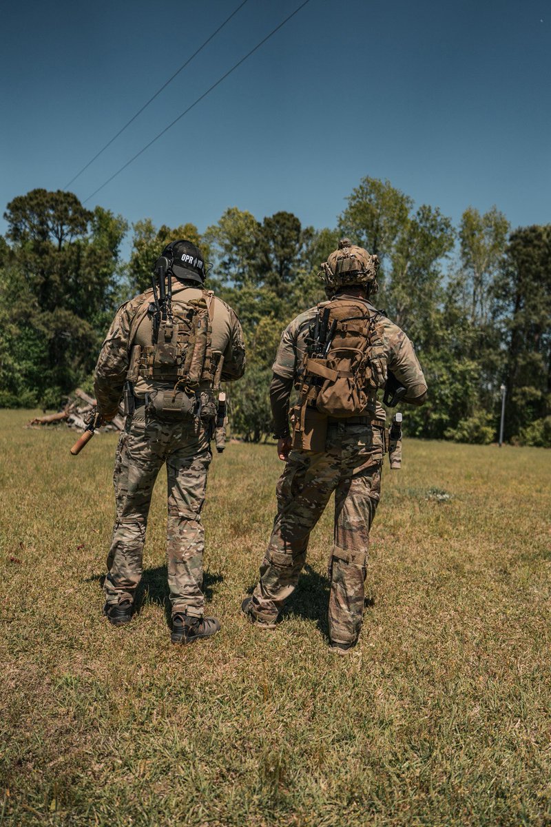 EOTECHInc's tweet photo. Quality gear helps you maximize your potential. Training comes first, but then you need good clothing, kit, optics, and weapons to get the most out of that training. Invest in it all, you are worth it. 

#EOTECH https://t.co/N51stzgR2b