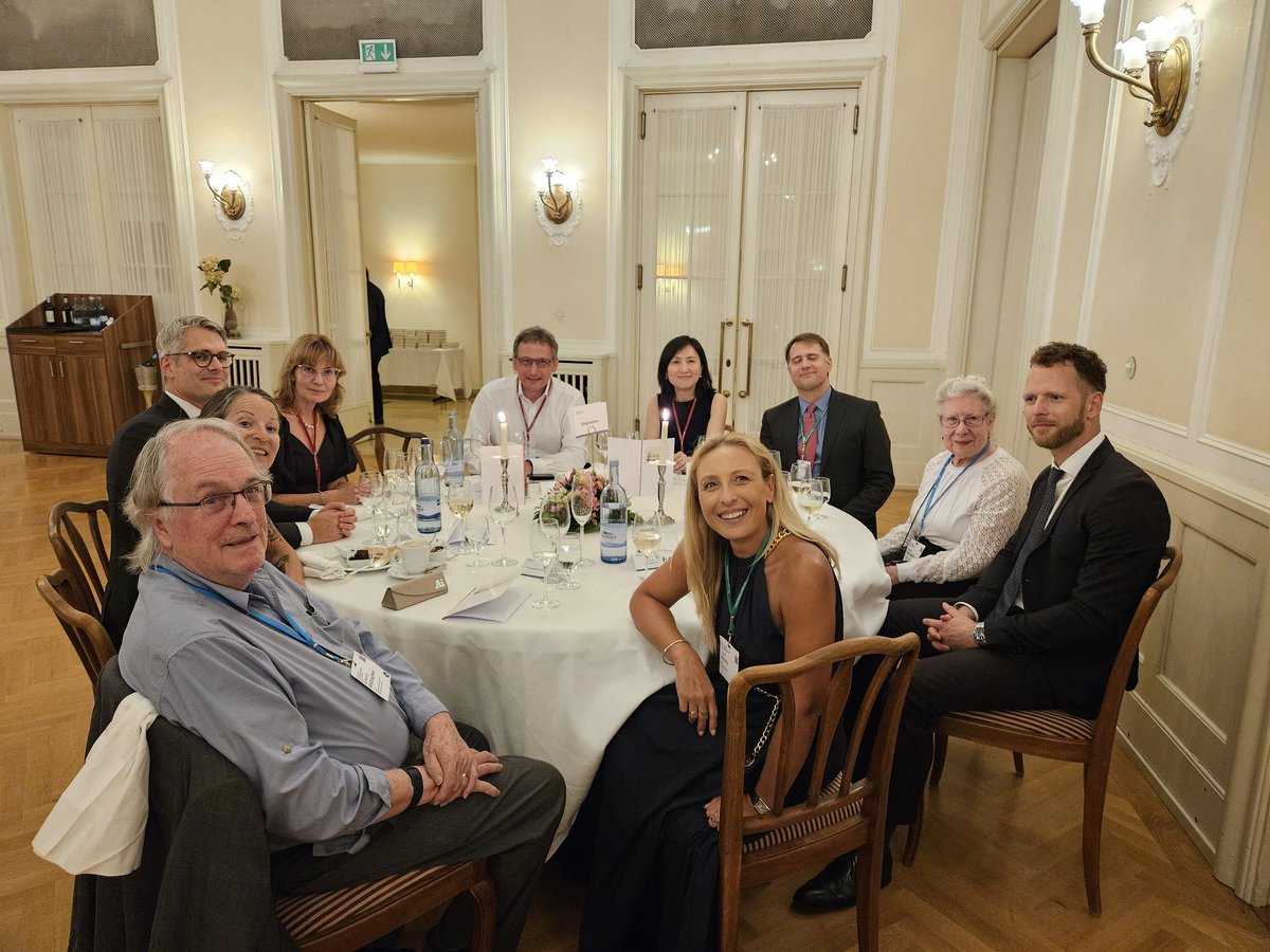 NicolosiGroup's tweet image. Lovely conversations over dinner with Prof. Whittingham, meeting co-chair @PernillaWittung and everyone at our wonderful table. #LINO15