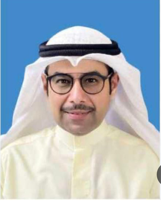 السيد #مدير_عام_بلديه #الكويت المحترم  
هل الشركه لها نفوذ لهذه الدرجه بتجاوز رقابة البلديه عليها لتصبح حاوياتها بهذه الصوره . !!!!