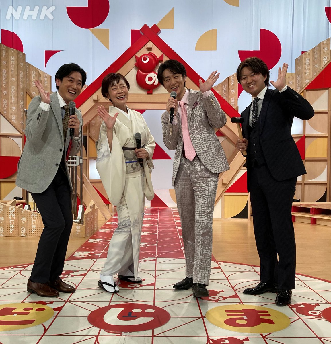 nodojiman_nhk's tweet image. #北海道 #清水町 の #のど自慢
野菜🥔牛🐮豚🐷
北海道の恵み育む農家さんが4組
盆踊りの定番 #北海盆唄
“ハ ドウシタ ドシタ”の掛け声で
会場も一体に🏮
#神野美伽 #真田ナオキ #白戸達也 #にののど