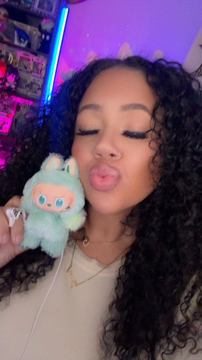 My son and I are live 🥰

Twitch.tv/miszjones