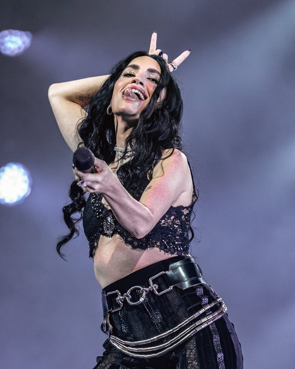 De ayer <a href="/lalioficial/">Lali</a> en el Antel Arena, locura total de show!